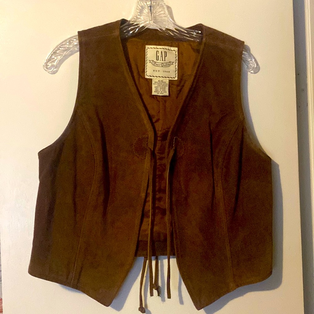 Gap genuine leather vest. Women’s M. No rips or stains, very good condition.